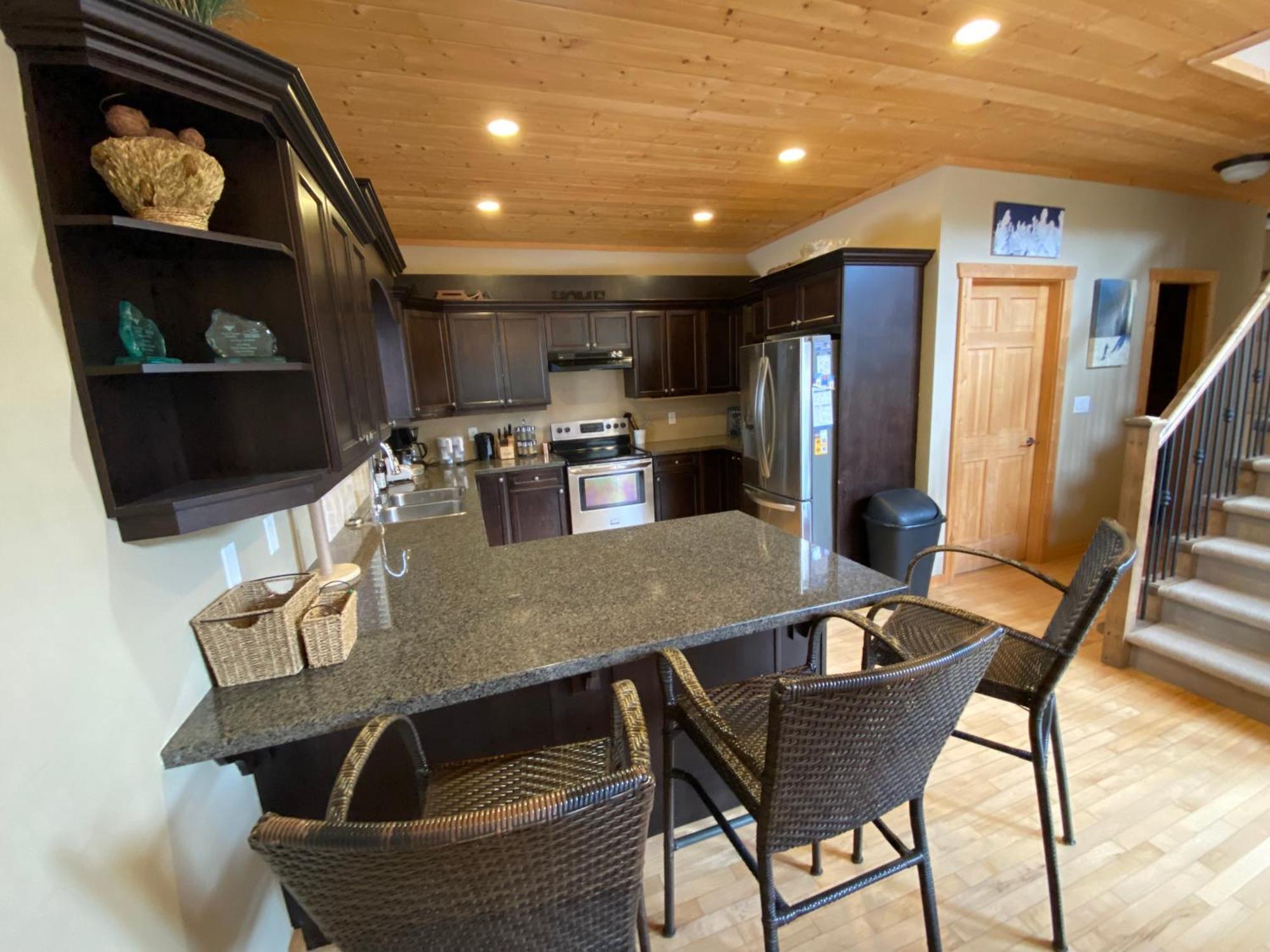 Morrisey Chalet At Sun Peaks Exterior foto